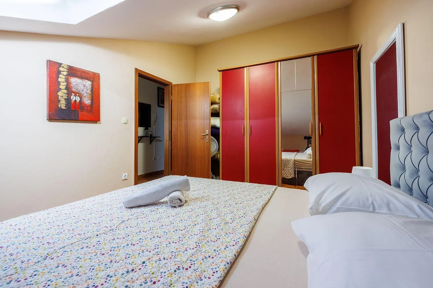 Lauschiges Apartment Nur 650 Meter Zum Strand Mit Meerblick, Privatparkplatz, Waschmaschine Crikvenica