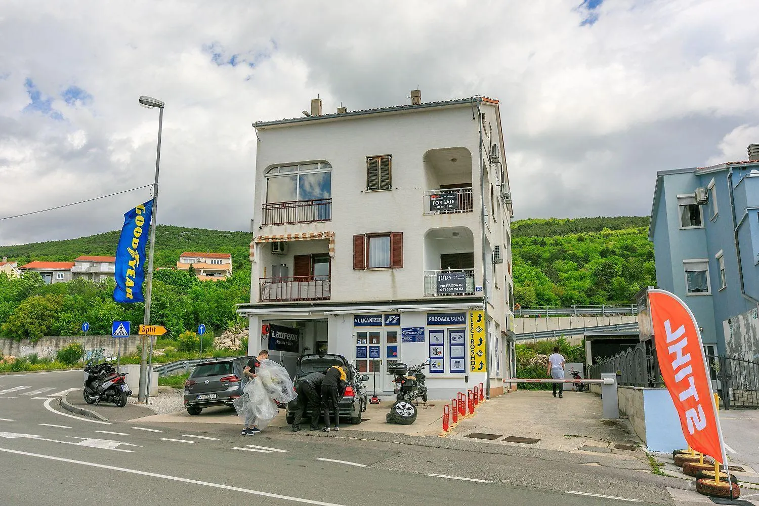 Lauschiges Apartment Nur 650 Meter Zum Strand Mit Meerblick, Privatparkplatz, Waschmaschine Crikvenica