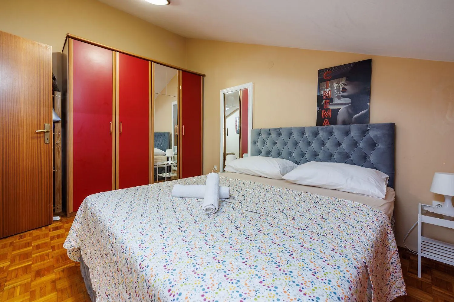 Lauschiges Apartment Nur 650 Meter Zum Strand Mit Meerblick, Privatparkplatz, Waschmaschine Crikvenica